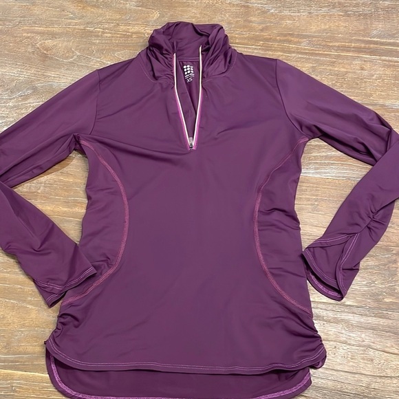 Title Nine 1/4 zip Paradigm Sports Top - Picture 3 of 12